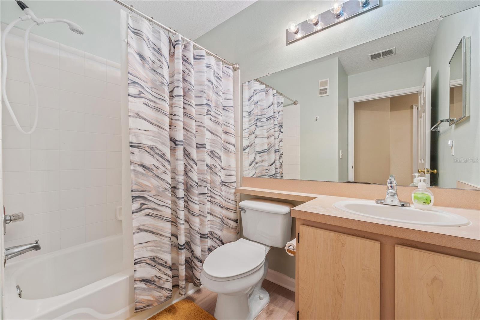 SUNSET LAKE - Residential