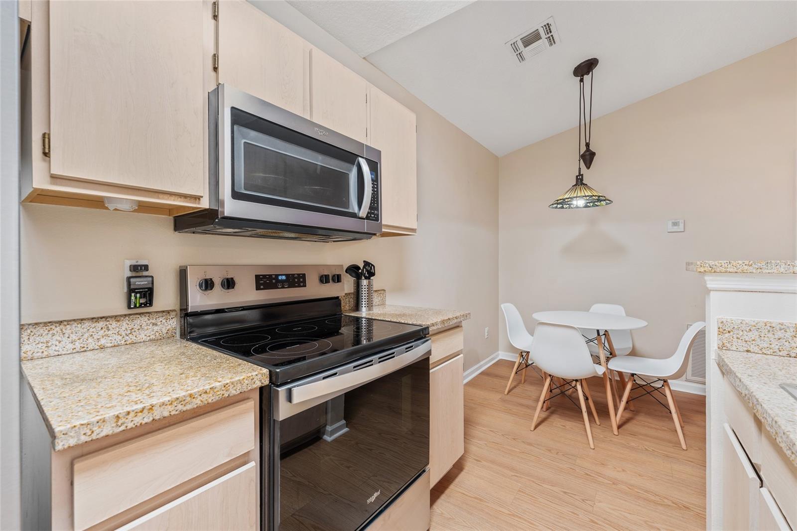 SUNSET LAKE - Residential