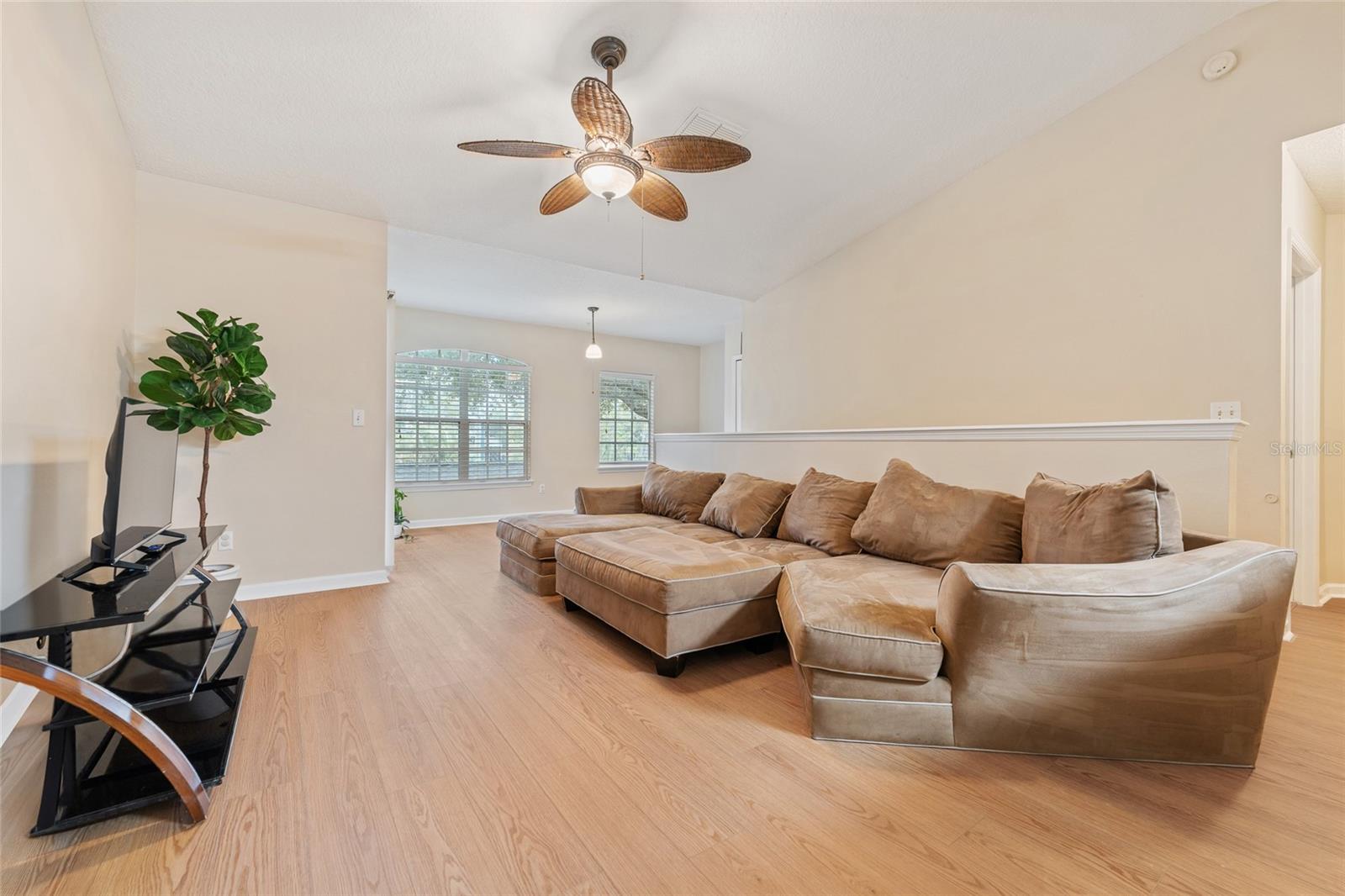 SUNSET LAKE - Residential