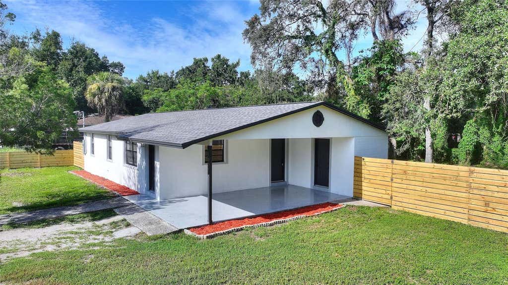Photo of 10016 N 10th Street, Tampa, FL 33612 (MLS # TB8539045)