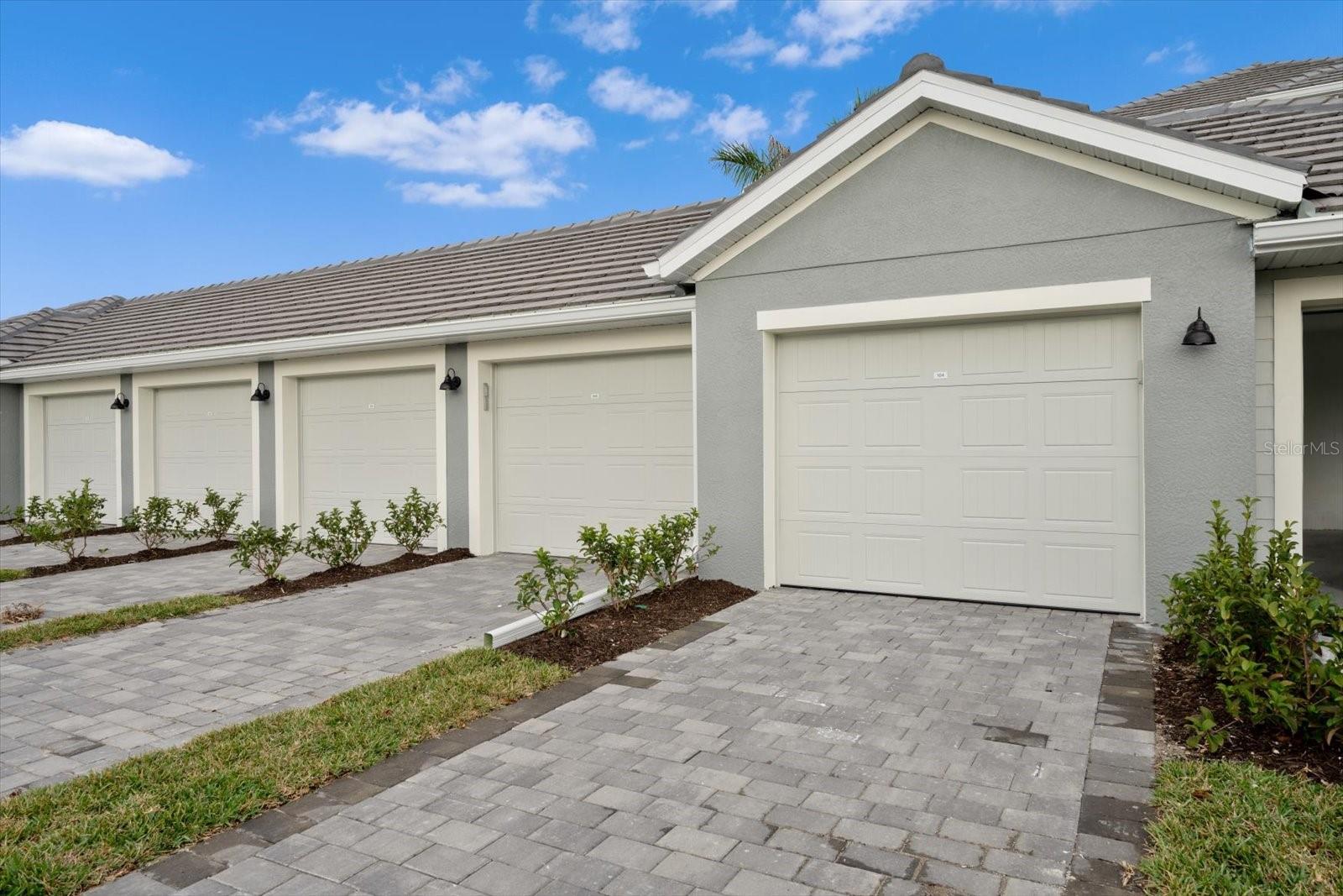 WELLEN PARK GOLF AND COUNTRY CLUB - Residential Lease
