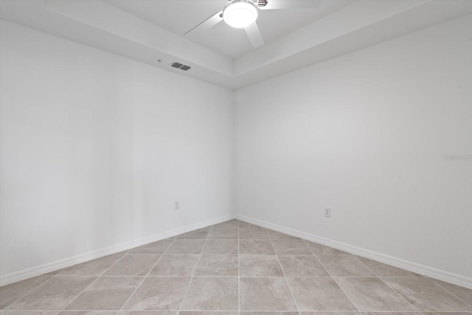 WELLEN PARK GOLF AND COUNTRY CLUB - Residential Lease