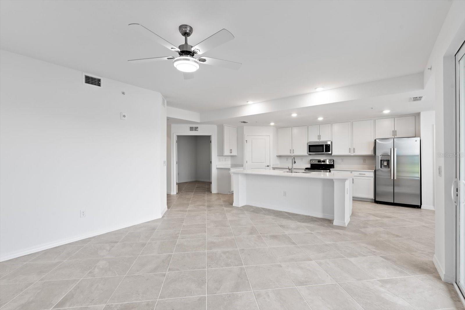WELLEN PARK GOLF AND COUNTRY CLUB - Residential Lease