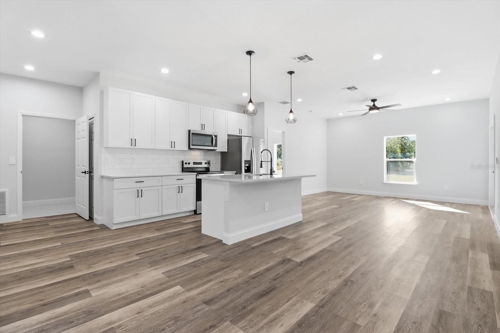 CITRUS SPGS UNIT 27 - Residential