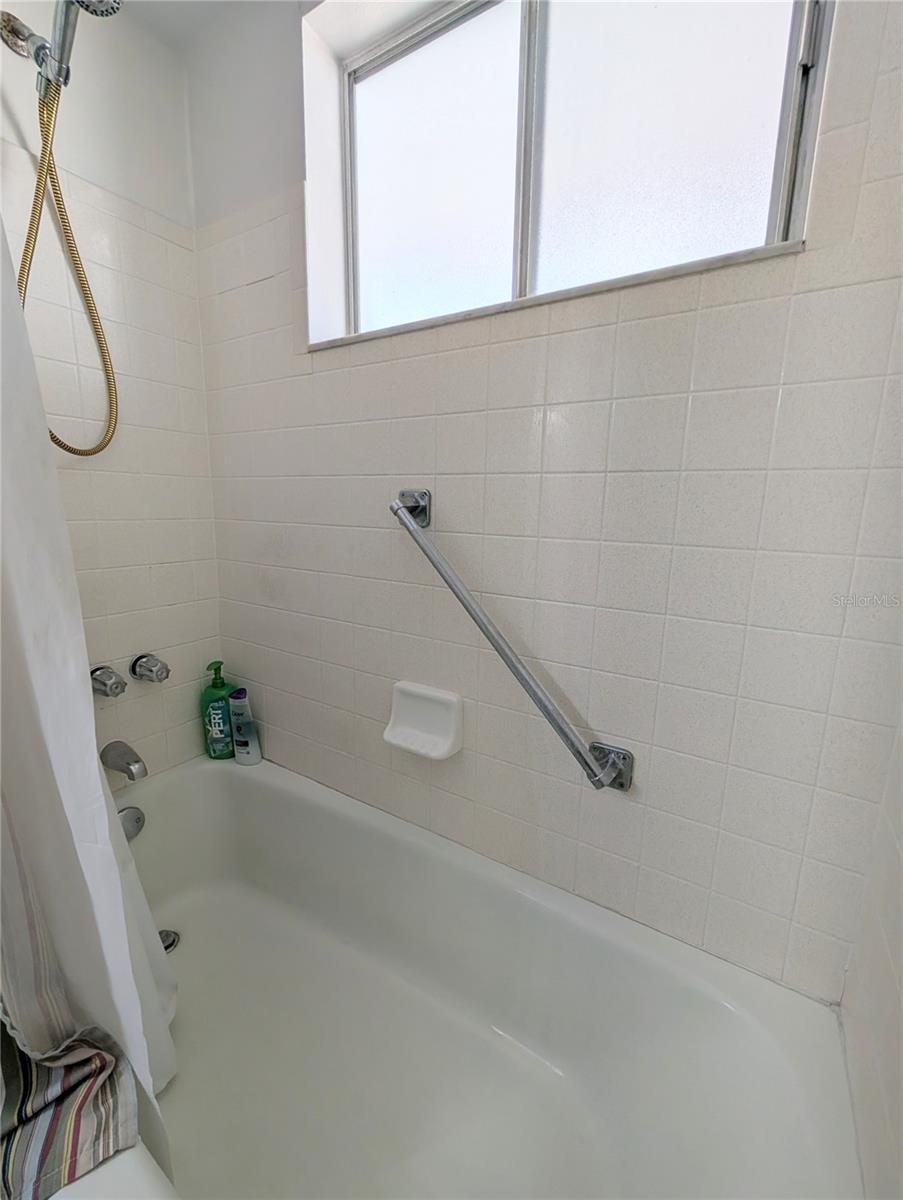 THE FOURTH BAYSHORE - Residential