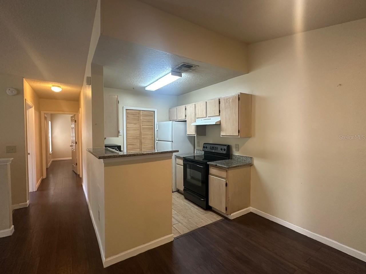 SUNSET LAKE CONDOMINIUM - Residential