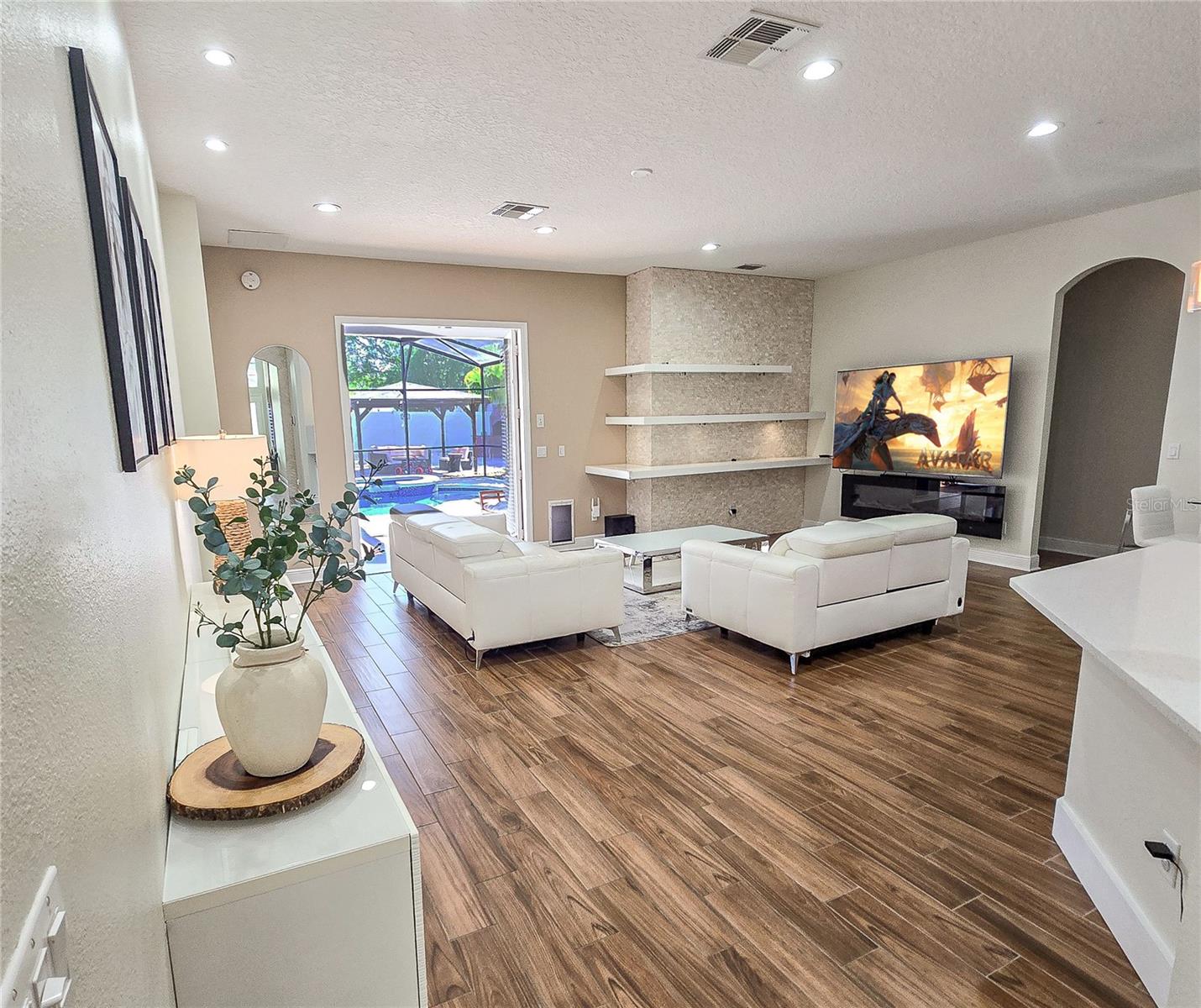 HUNTERS CREEK TR 515 PH 01 & - Residential