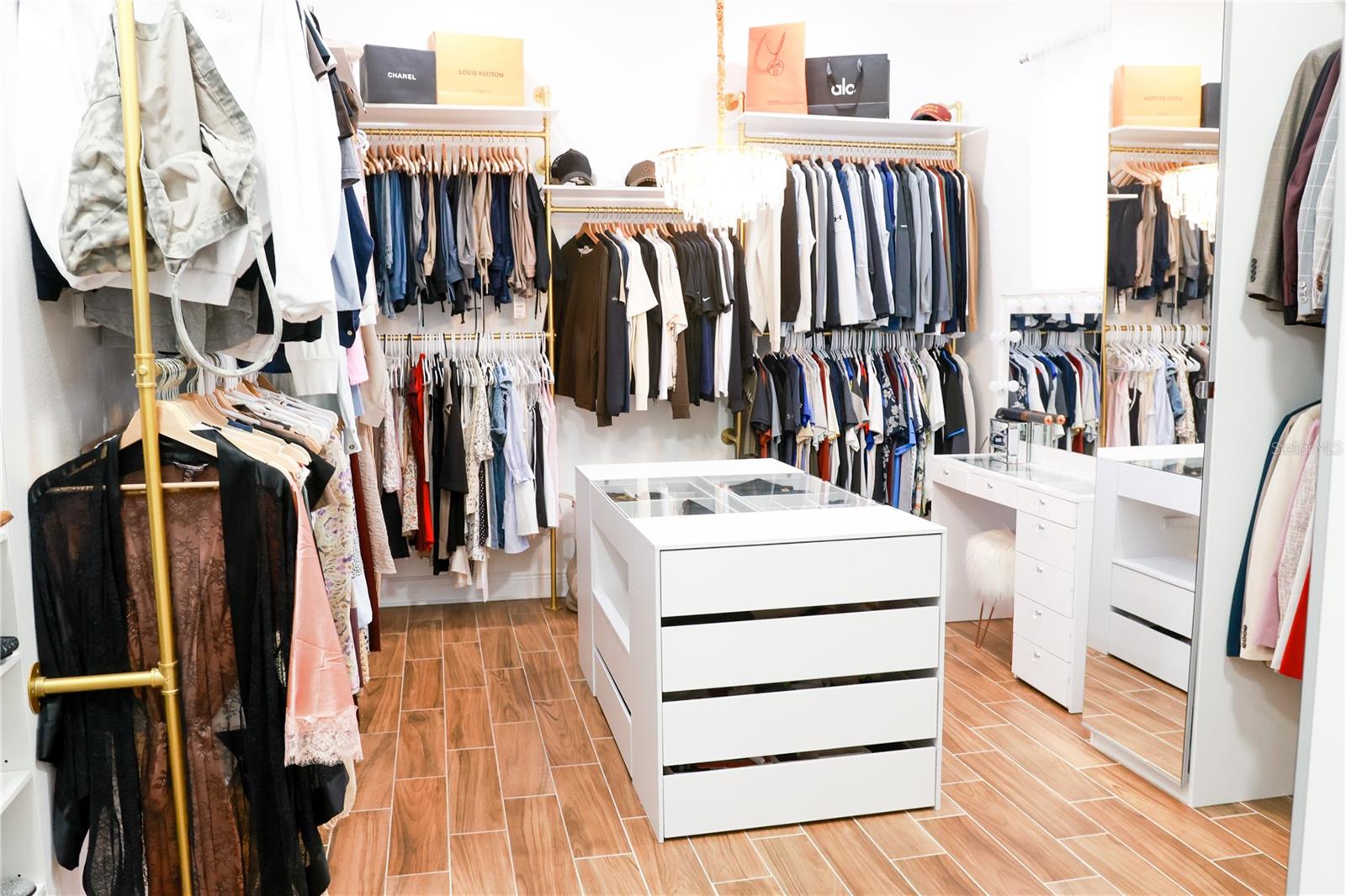 HUNTERS CREEK TR 515 PH 01 & - Residential