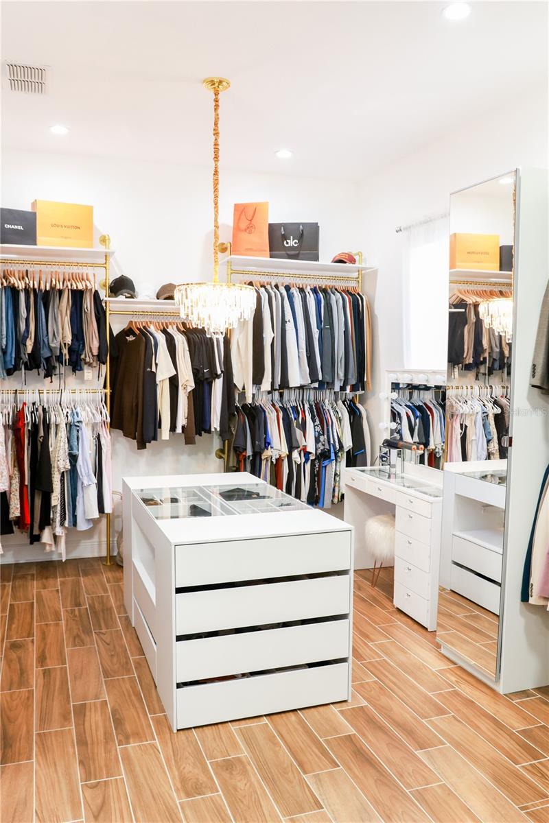 HUNTERS CREEK TR 515 PH 01 & - Residential