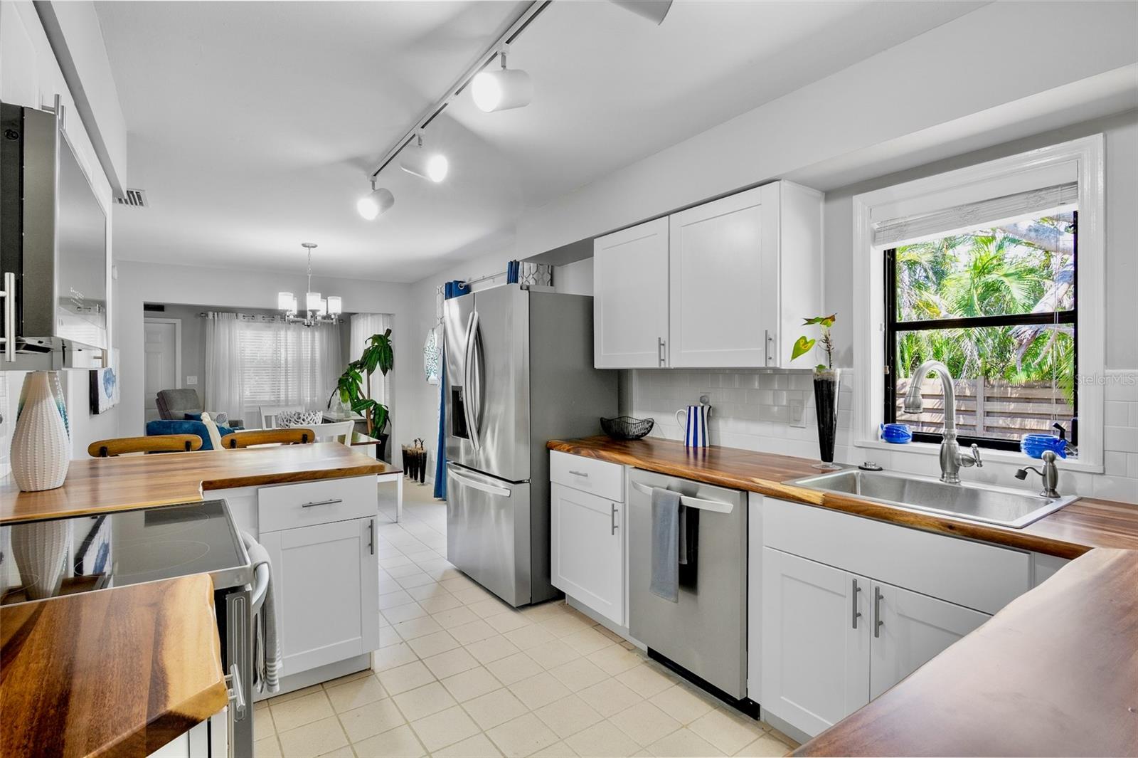 BAY ISLAND - Residential