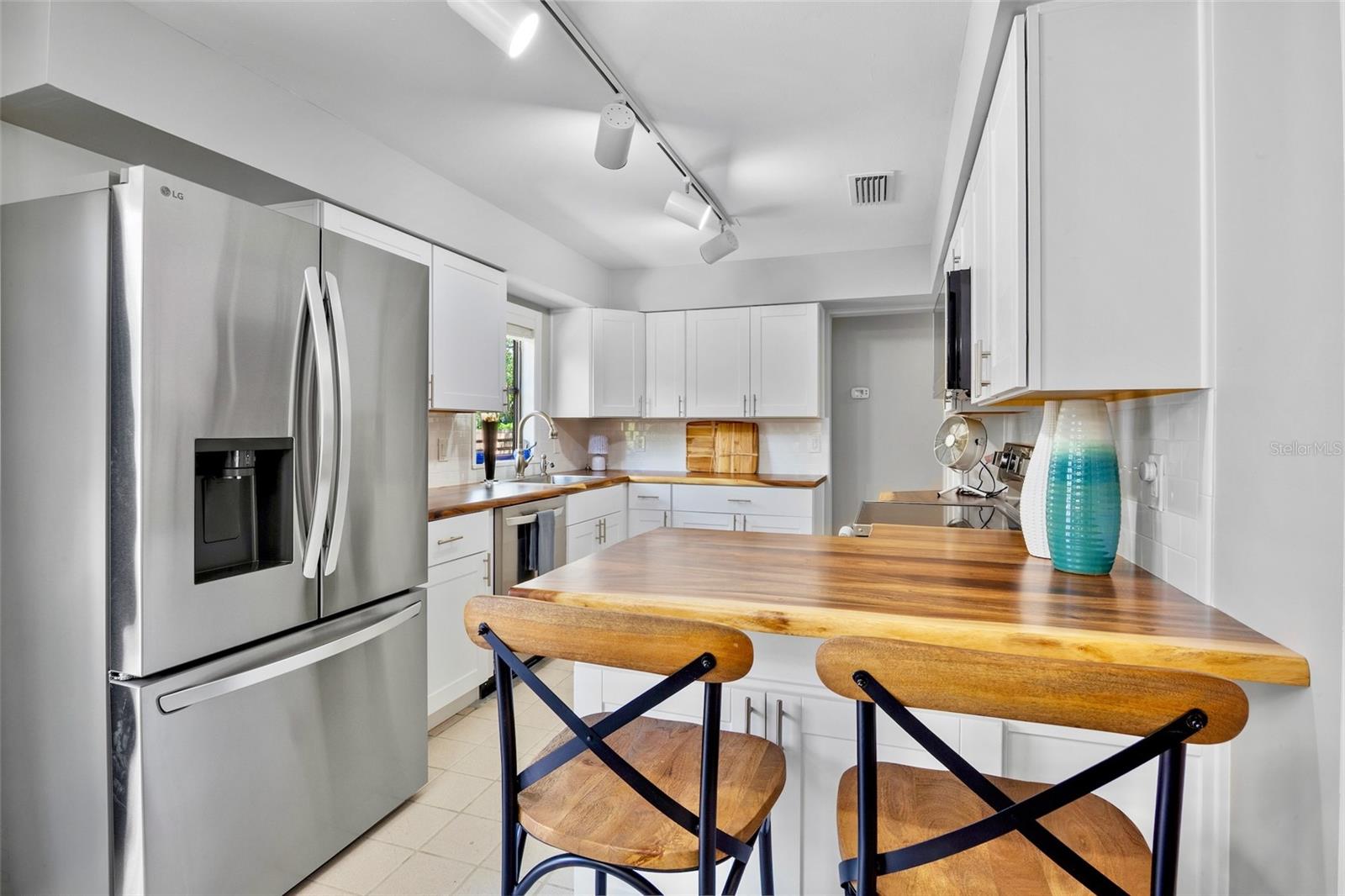 BAY ISLAND - Residential