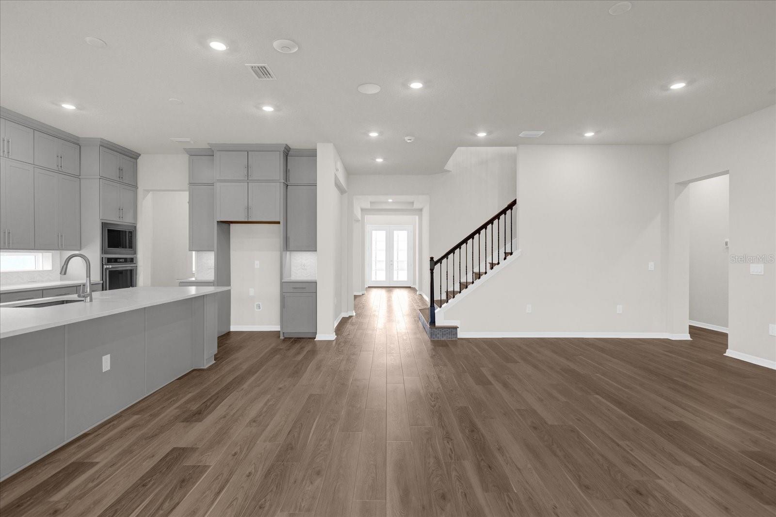 8309 PARK CLIFF WAY