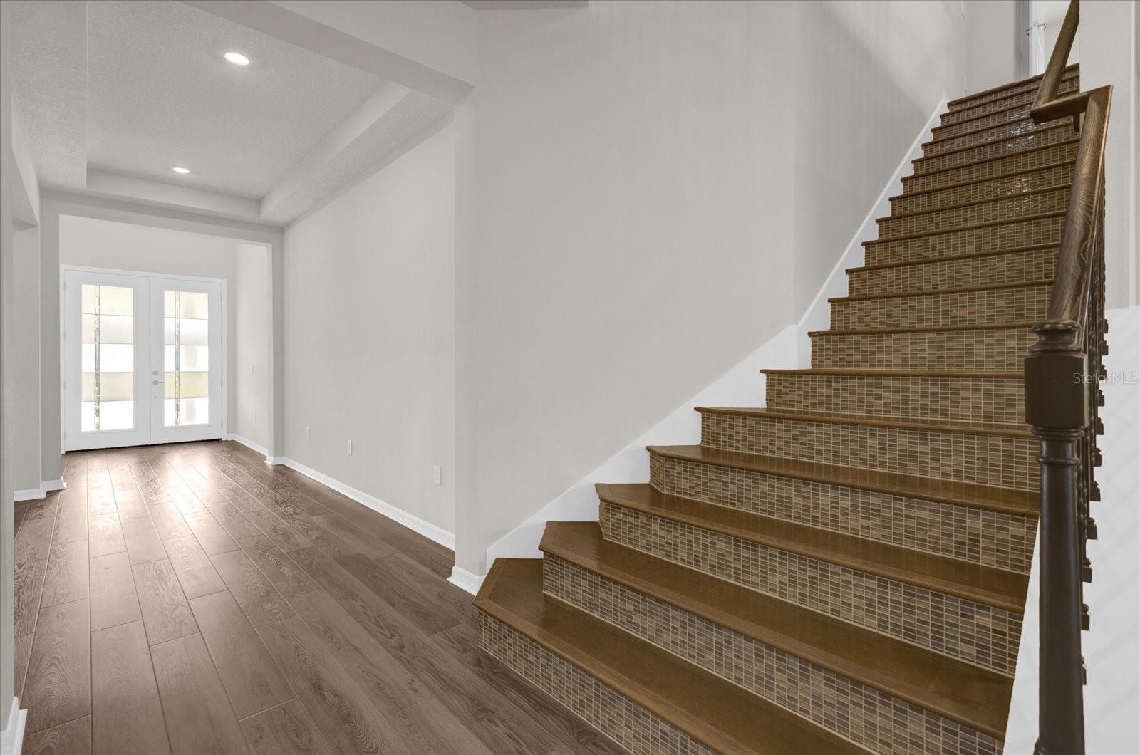 8309 PARK CLIFF WAY