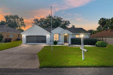 Photo of 11631 SW 71st Cir, Ocala, FL 34476 (MLS # OM707395)