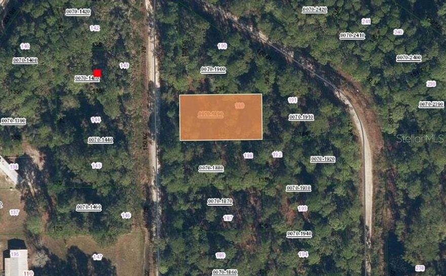 Start building your dreams with this affordable vacant lot tucked inside a quiet, parceled neighborhood between Palatka and Daytona Beach. This undeveloped parcel offers the perfect opportunity to build a home and live your own American Dream, create a weekend retreat, or add a solid asset to your growing real estate portfolio.
Enjoy peaceful rural surroundings, low annual taxes, and no HOA—the freedom and flexibility that Putnam County is known for. Power is nearby, and the area is a mix of established homes and open land, making it ideal for future growth or long-term investment.
Whether you're ready to build now or hold for the future, this property is a smart, attainable step toward homeownership or portfolio expansion. Buyer to verify zoning, utilities, and building options.