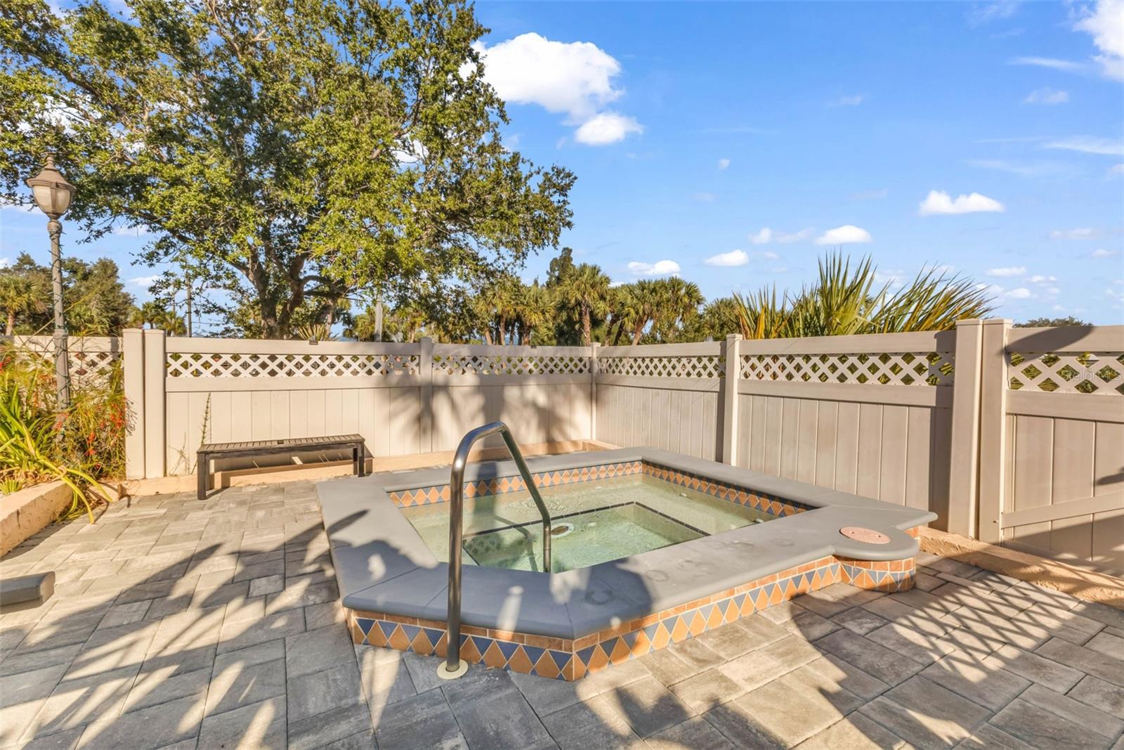 PROMENADES EAST - Residential