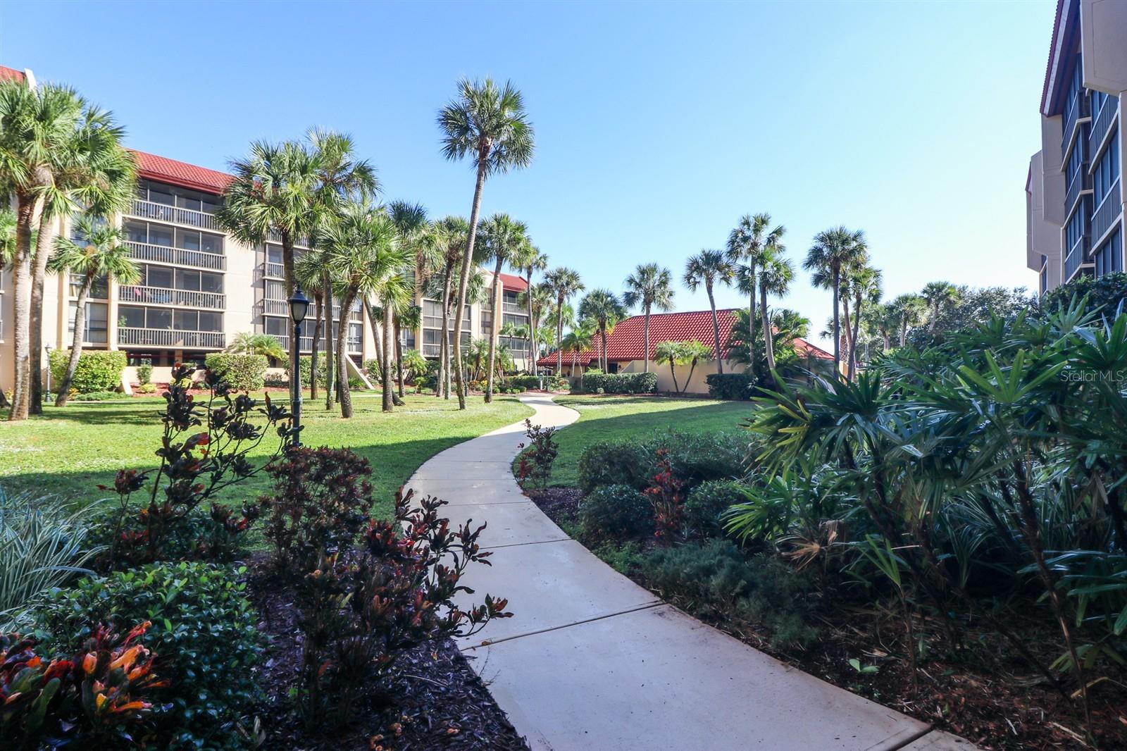 PROMENADES EAST - Residential