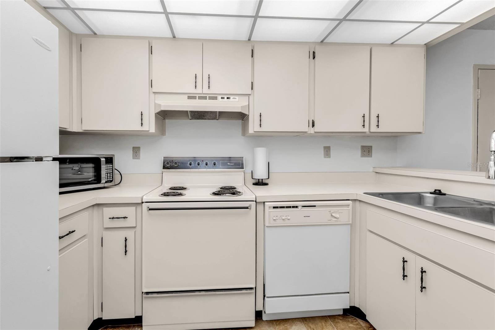 PROMENADES EAST - Residential