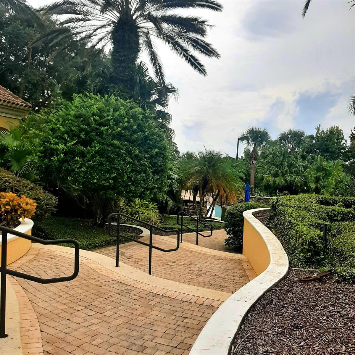 VISCONTI WEST - Residential Lease