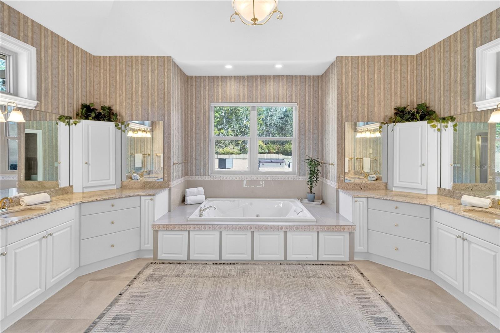 EAGLES VIEW - Residential