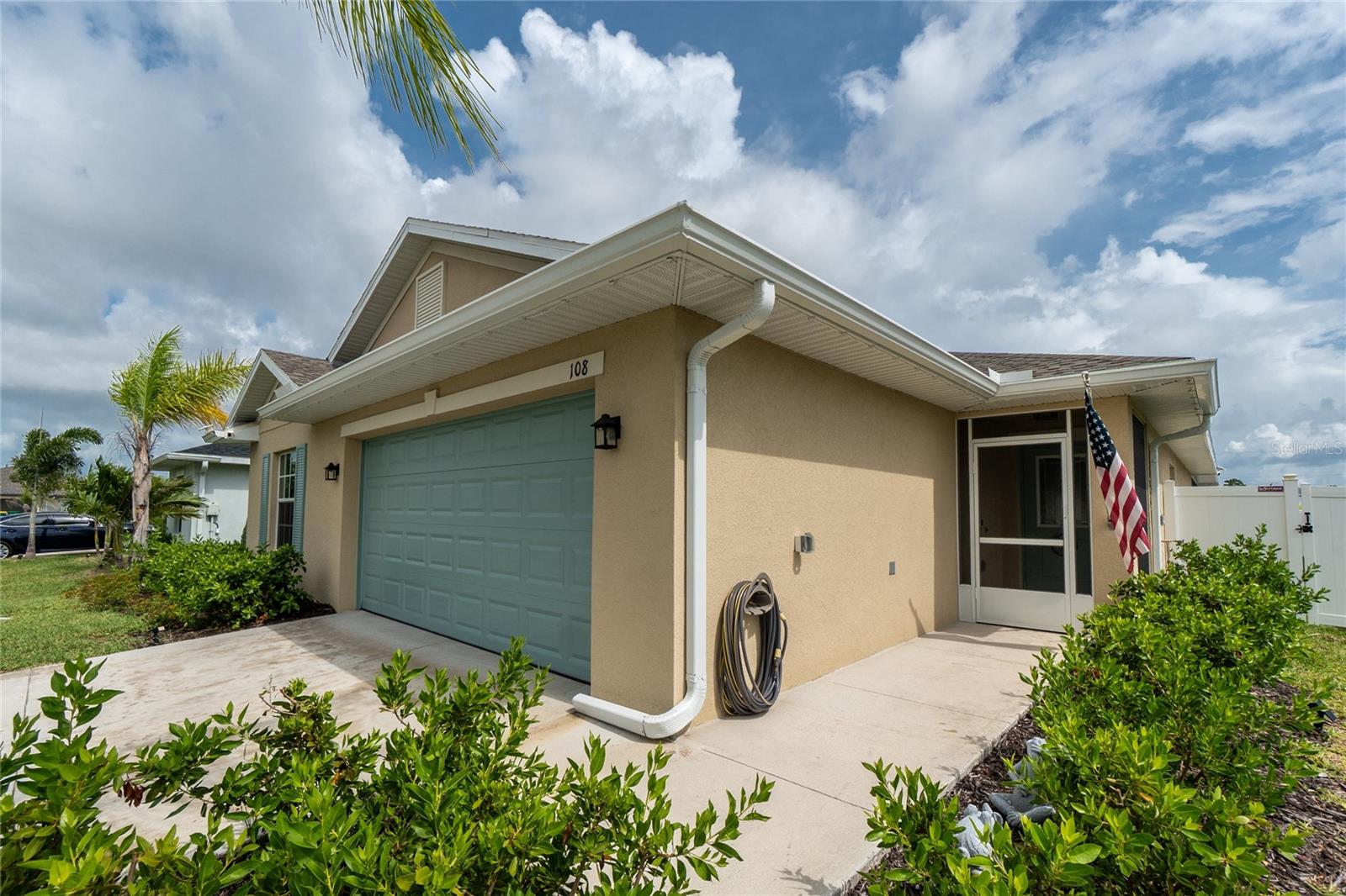 108 OAKWOOD COURT