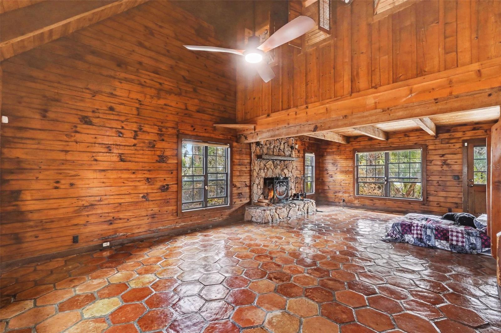 4295 LAKERIDGE DRIVE