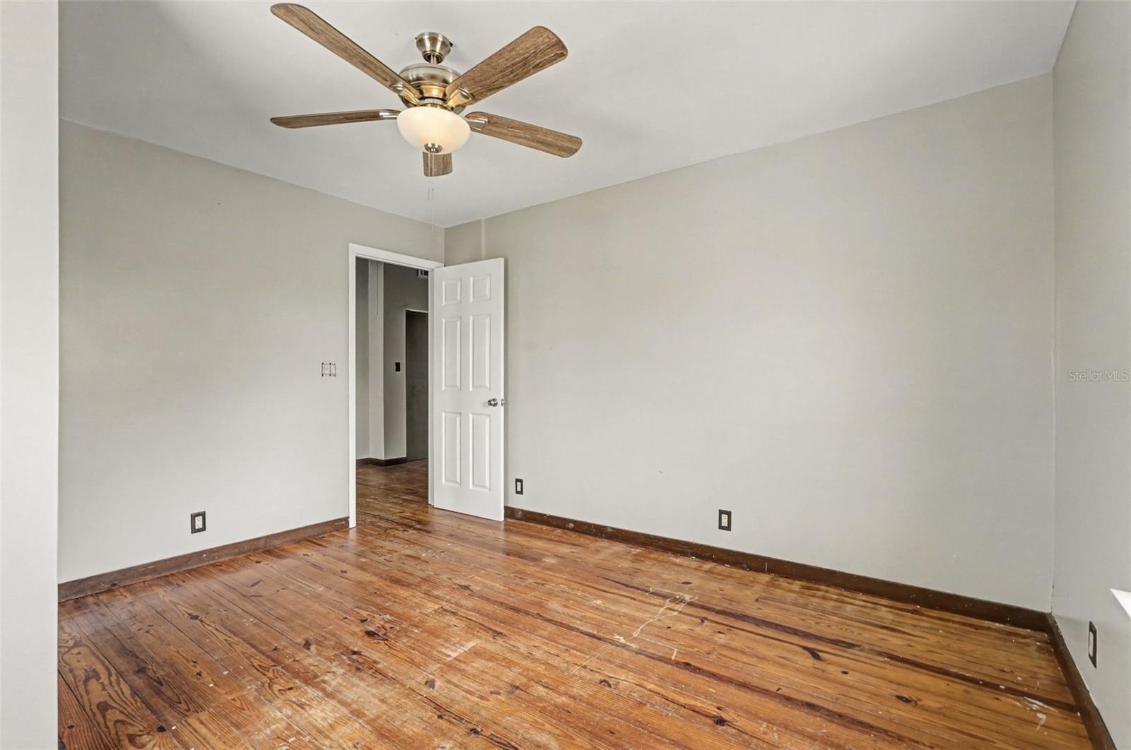 LAKE CREST 01 - Residential