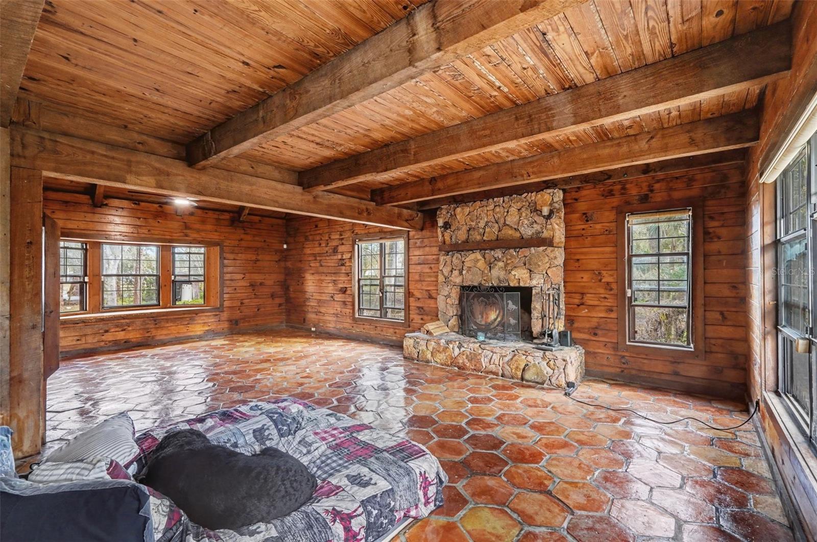 LAKE CREST 01 - Residential