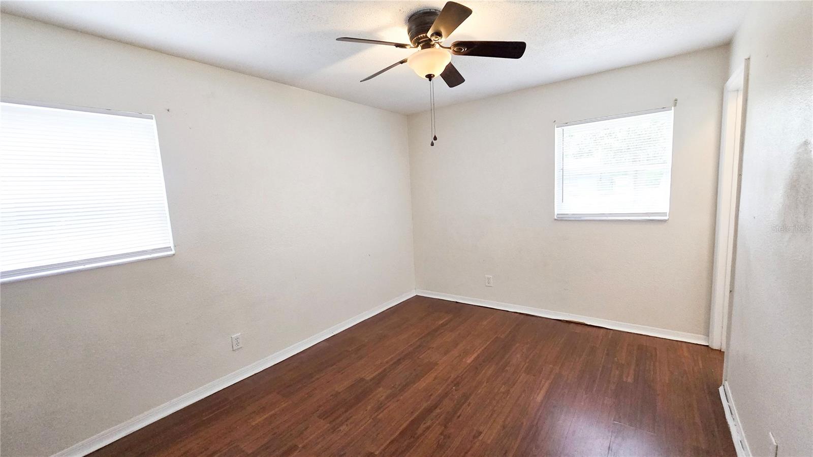 SUN ACRES UN 1 - Residential Lease