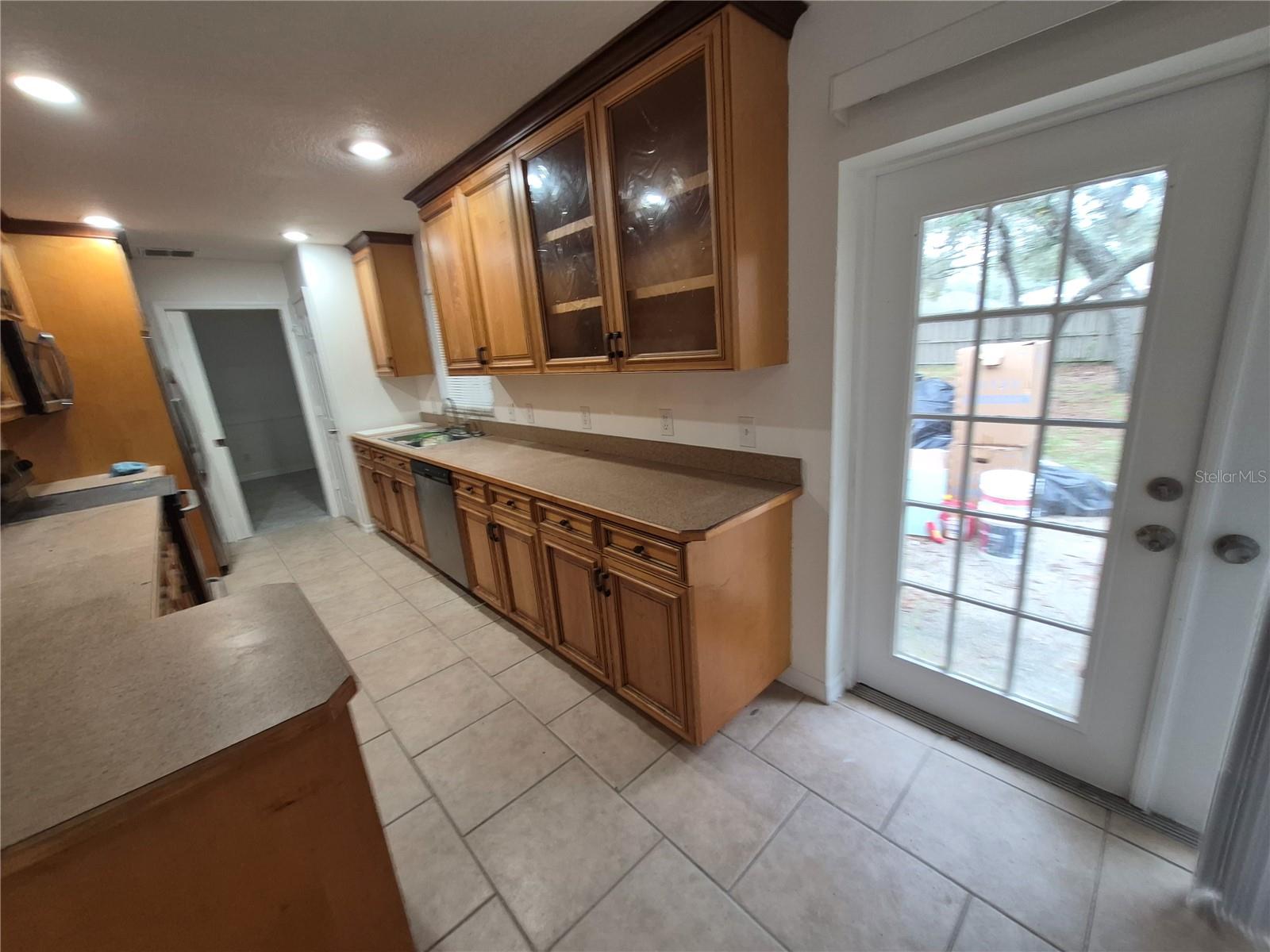 CITRUS SPGS UNIT 16 - Residential Lease