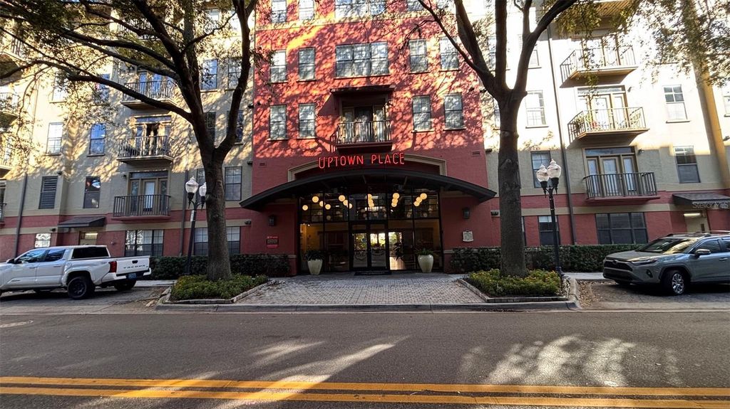 Photo of Orlando, FL 32801 (MLS # O6361286)