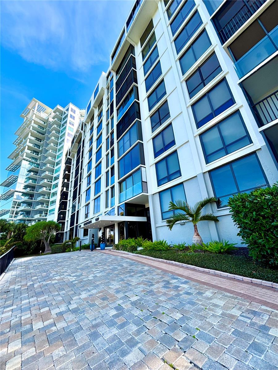 ESSEX HOUSE - Residential