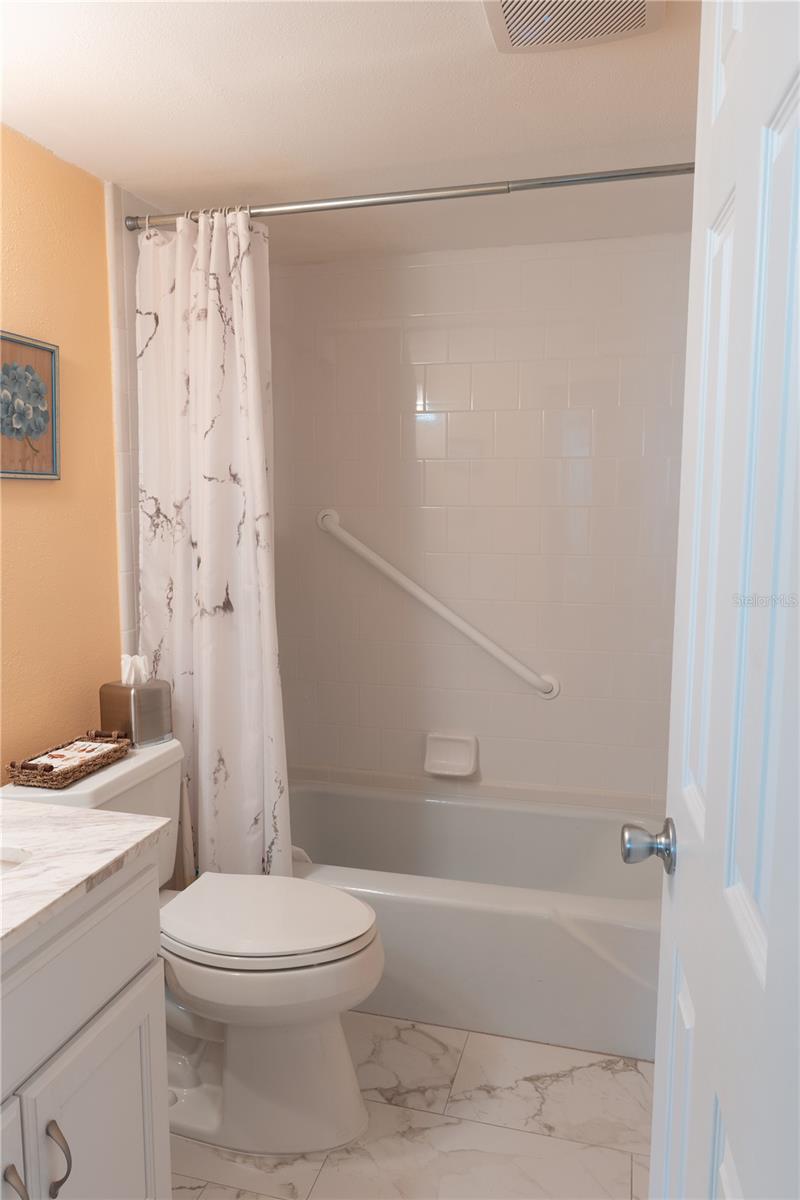 ESSEX HOUSE - Residential