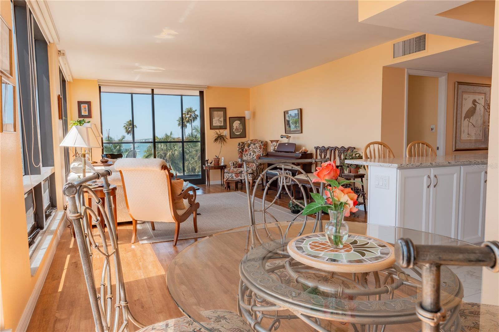 ESSEX HOUSE - Residential