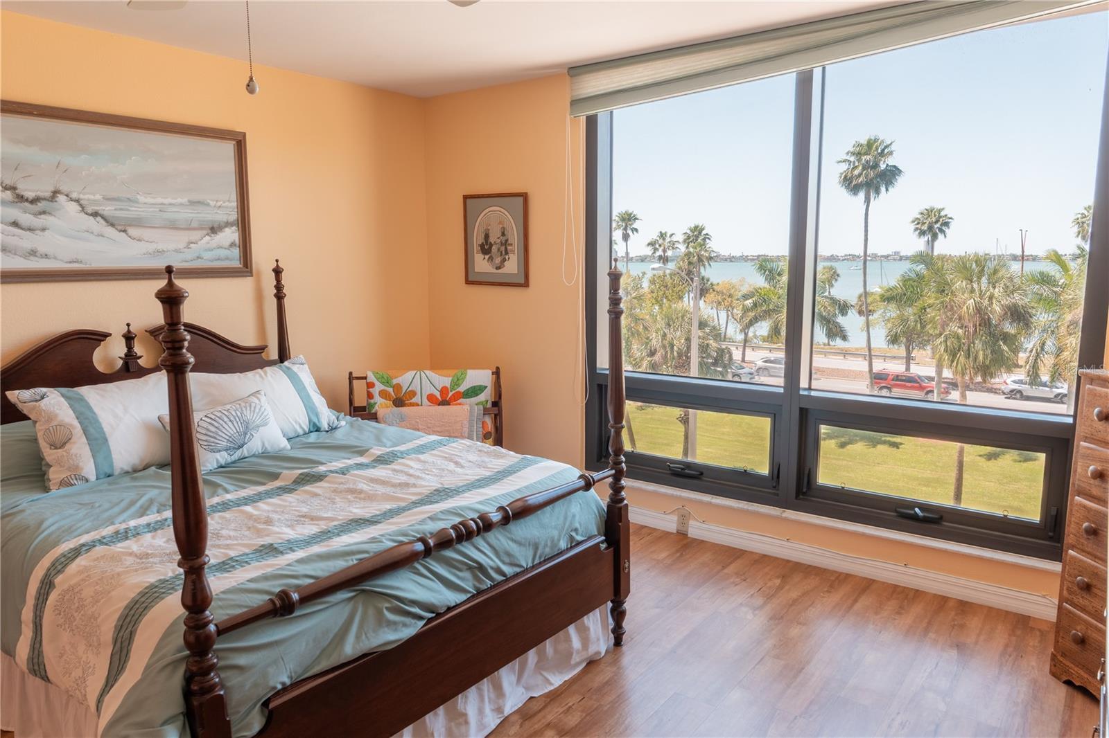 ESSEX HOUSE - Residential