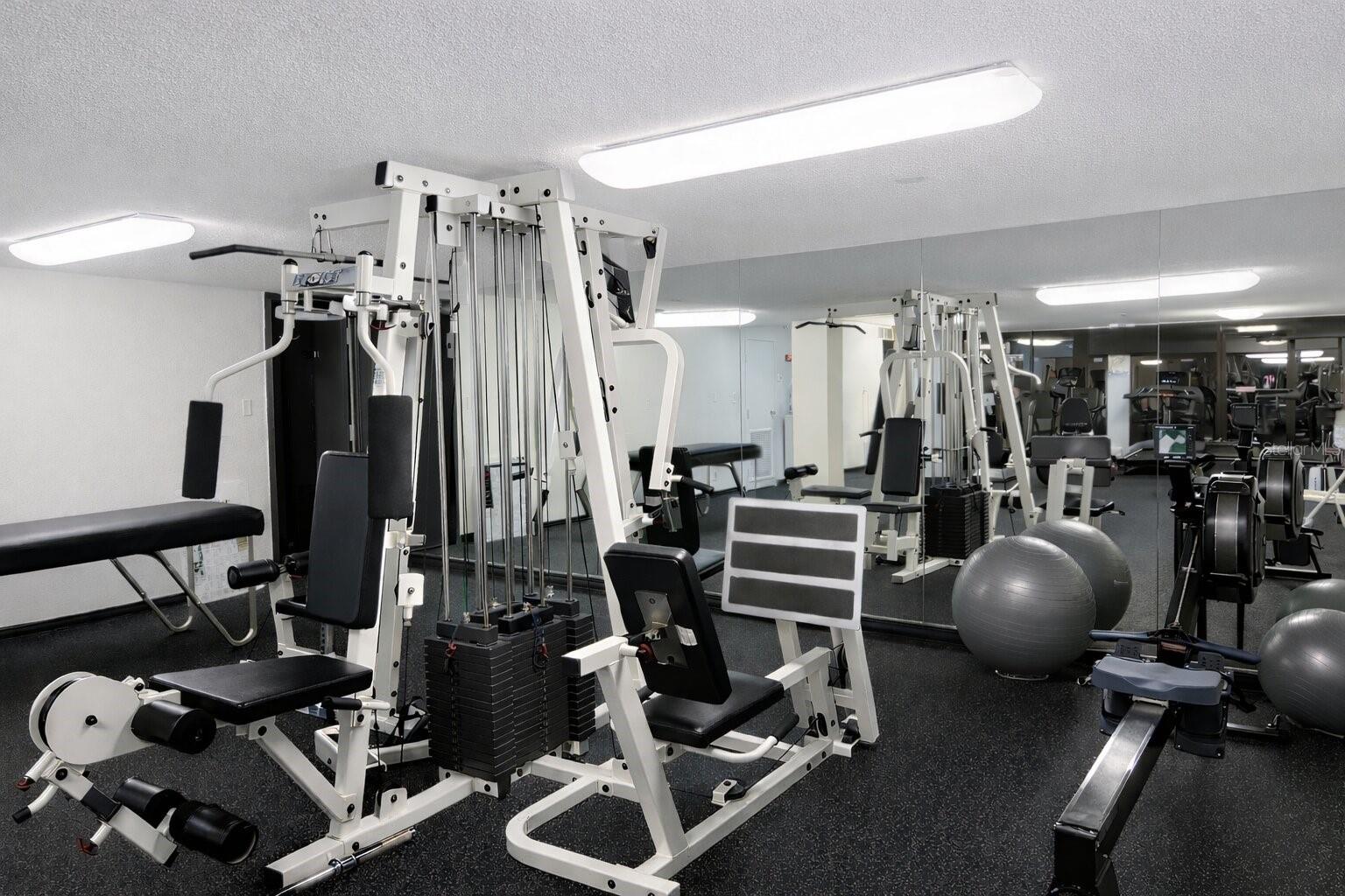 ESSEX HOUSE - Residential