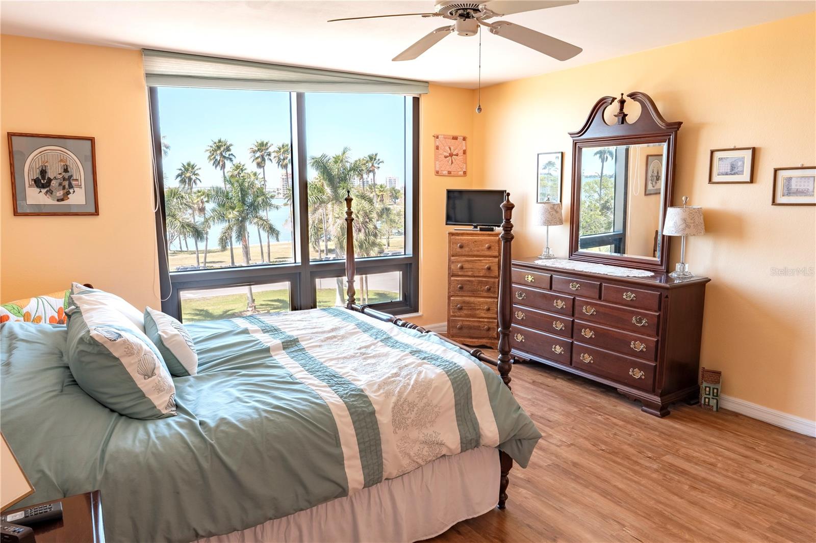 ESSEX HOUSE - Residential