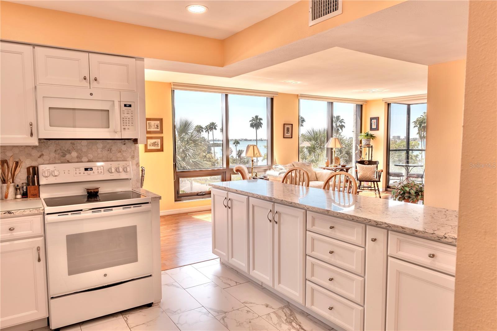 ESSEX HOUSE - Residential