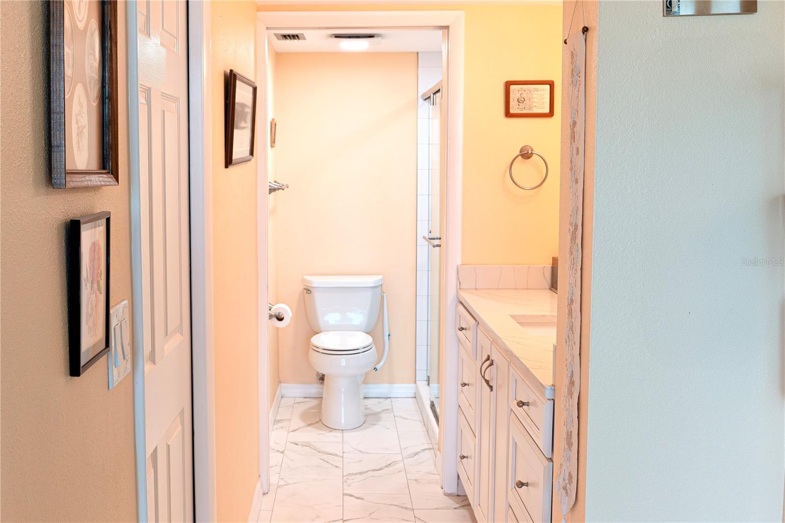 ESSEX HOUSE - Residential