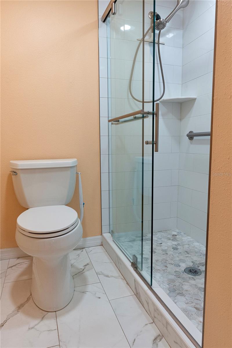 ESSEX HOUSE - Residential