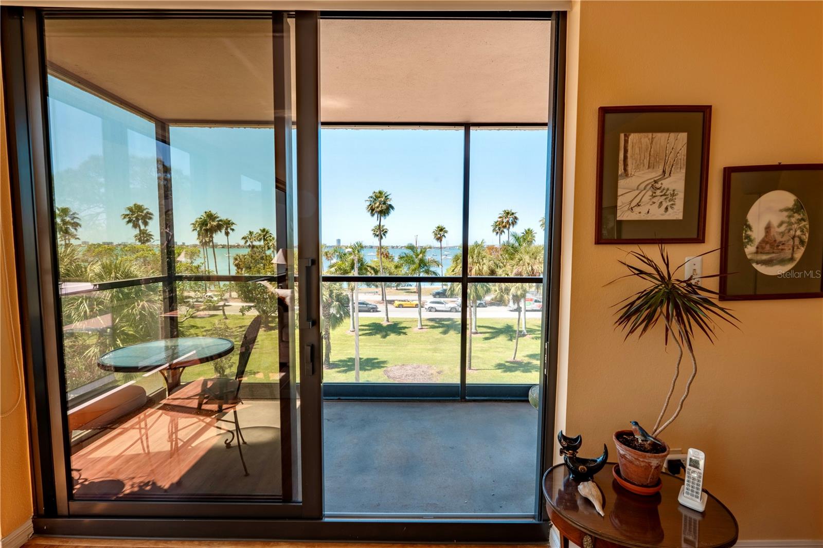 ESSEX HOUSE - Residential