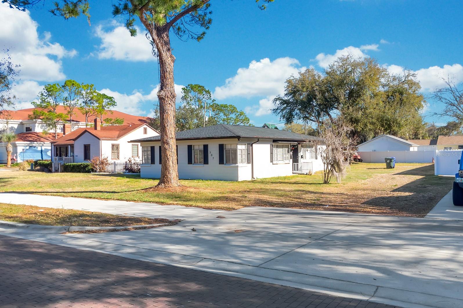 307 E MONUMENT AVENUE A