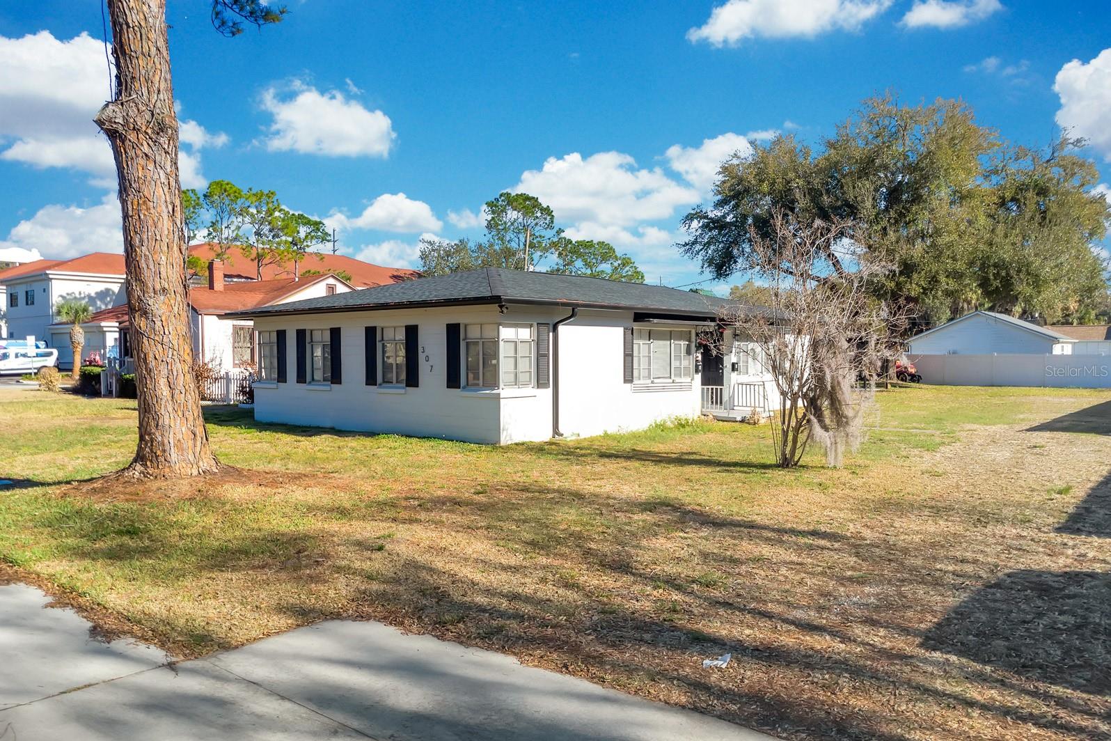 307 E MONUMENT AVENUE A