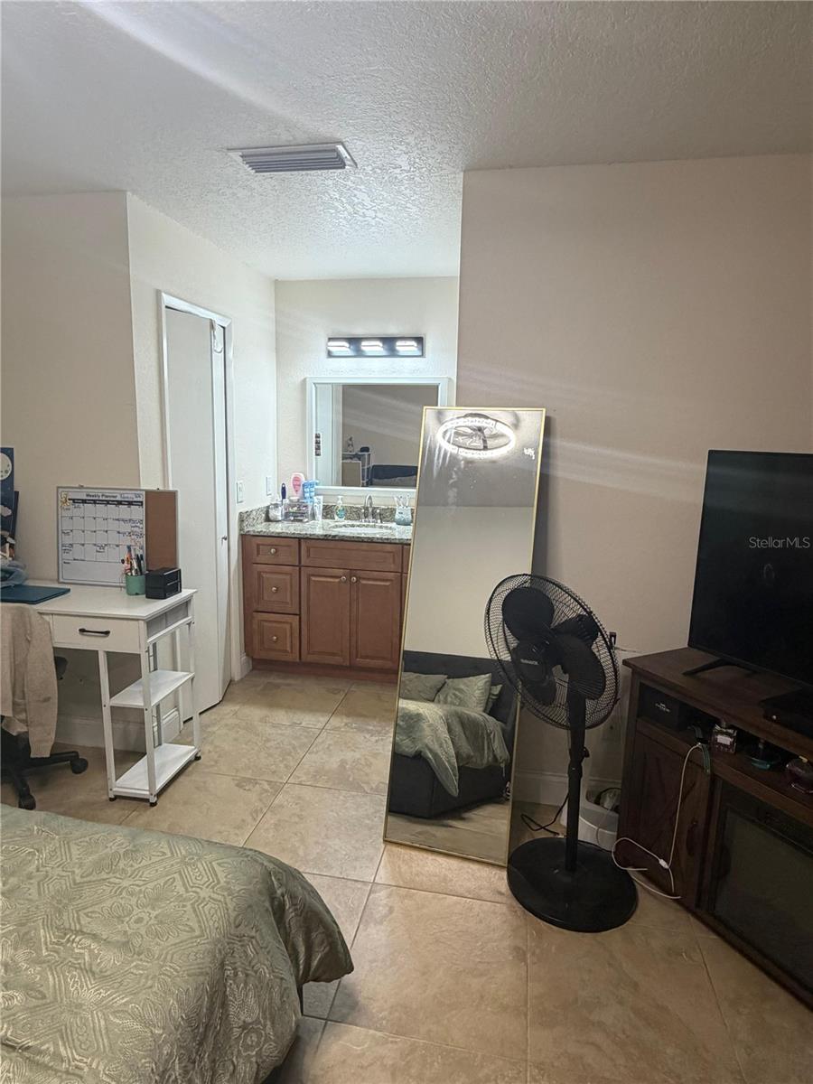 COUNTRYSIDE - Residential