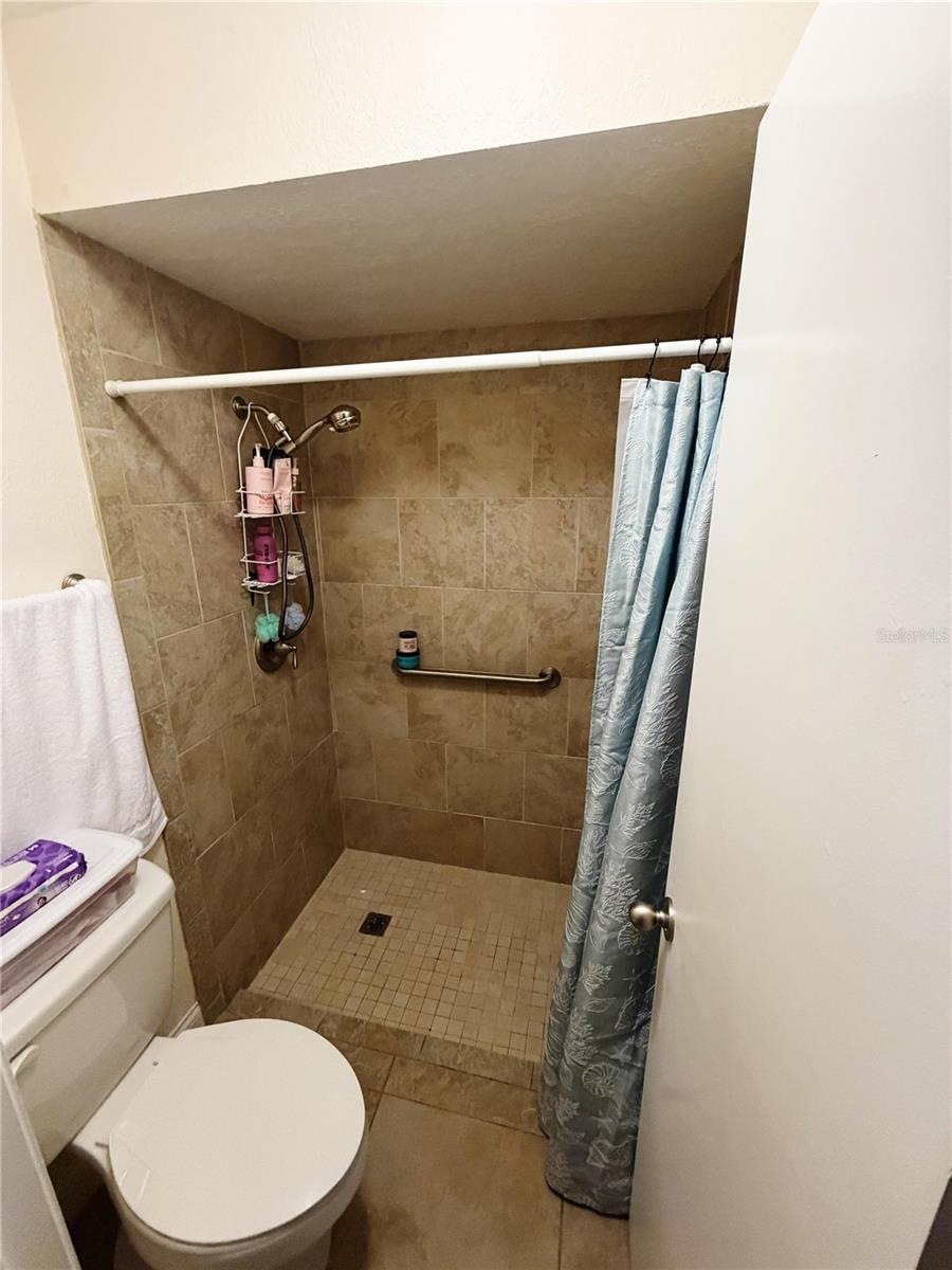 COUNTRYSIDE - Residential