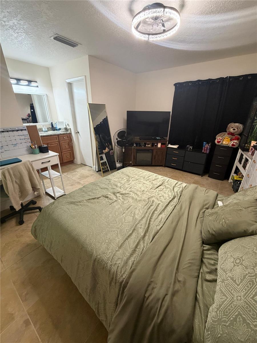 COUNTRYSIDE - Residential