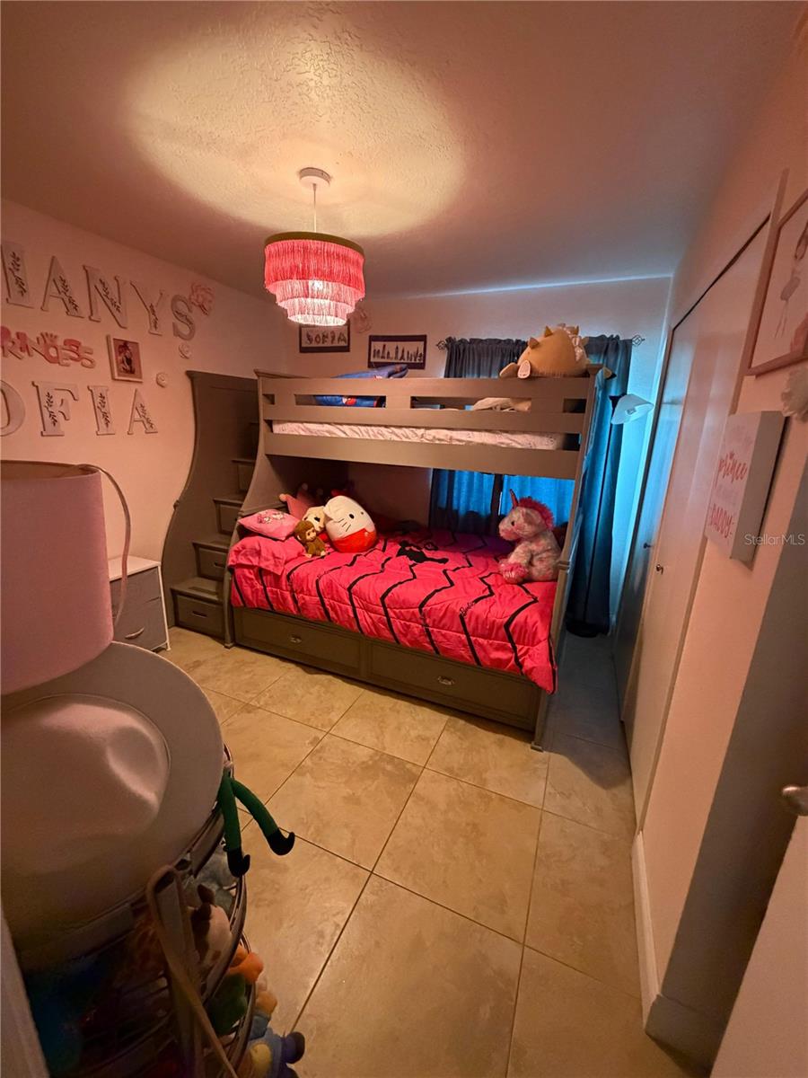 COUNTRYSIDE - Residential