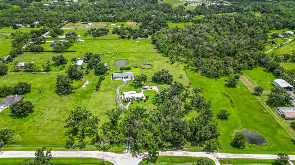 Photo of 16032 Winburn Drive, Sarasota, FL 34240 (MLS # A4664076)