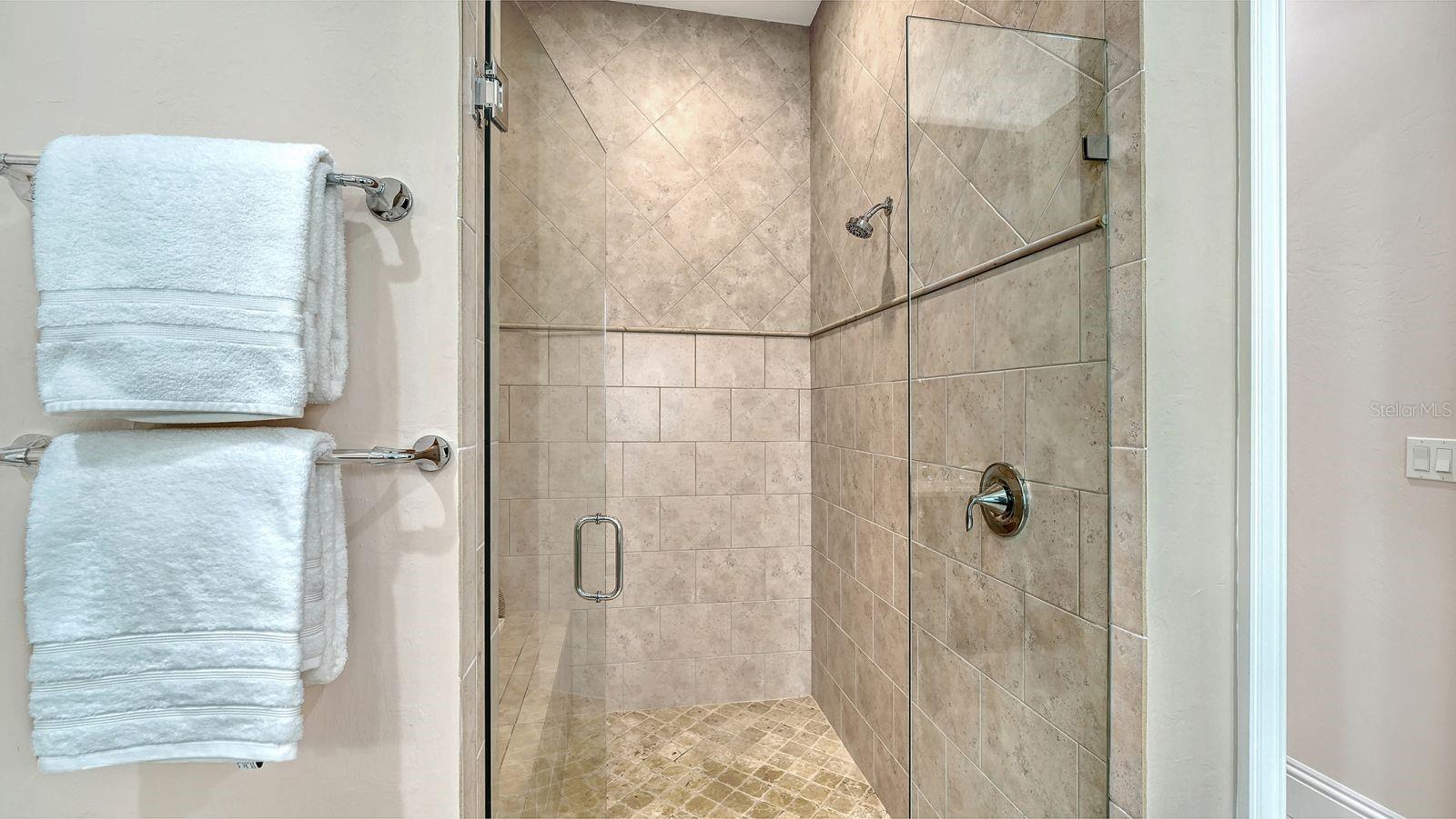 LAKE CLUB PH II - Residential