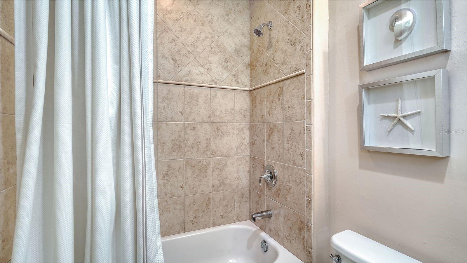 LAKE CLUB PH II - Residential